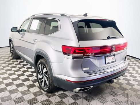 Used 2024 Volkswagen Atlas SEL AWD/4WD image 5