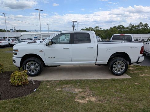 New 2026 RAM 2500 Laramie w/ Sport Appearance Package AWD/4WD image 7