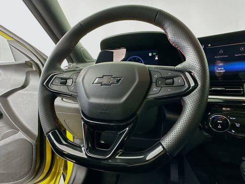 Used 2024 Chevrolet Trax RS w/ Sunroof Package image 15