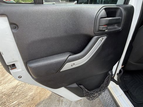 Used 2011 Jeep Wrangler Unlimited Sahara AWD/4WD image 22