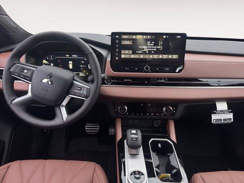 New 2025 Mitsubishi Outlander SEL image 10