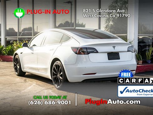 Used 2019 Tesla Model 3 Standard Range Plus image 2