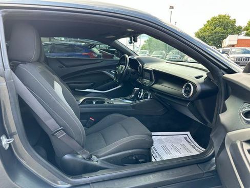 Used 2017 Chevrolet Camaro LT RWD image 13
