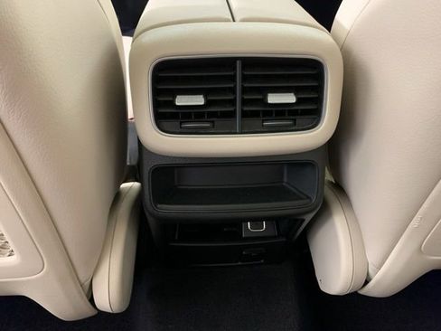 Used 2021 Mercedes-Benz GLE 450 4MATIC image 33