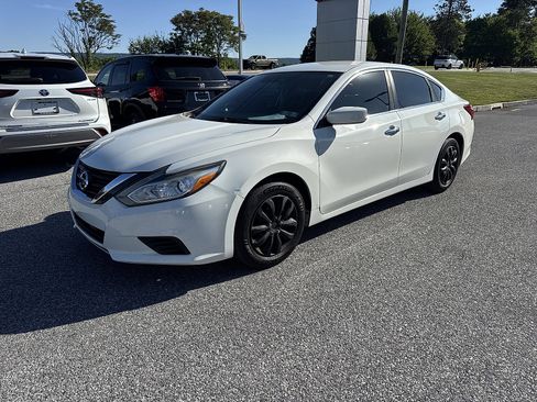 Used 2017 Nissan Altima 2.5 S FWD image 7