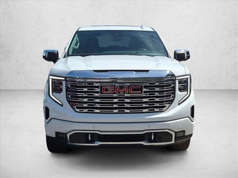 Used 2024 GMC Sierra 1500 Denali AWD/4WD image 2