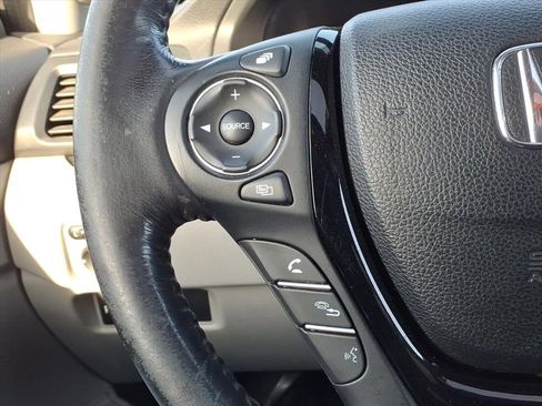 Used 2017 Honda Pilot Touring image 28