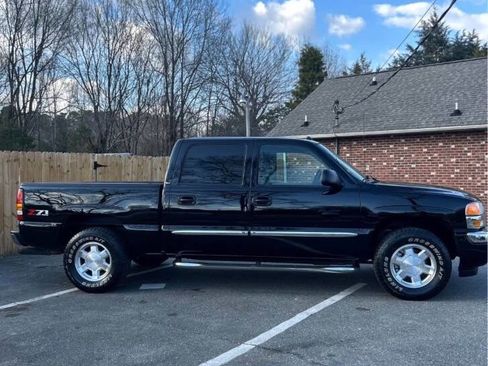 Used 2005 GMC Sierra 1500 SLT w/ Light Duty Power Package image 2
