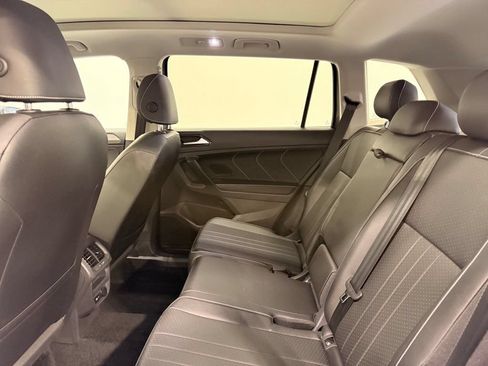 Used 2023 Volkswagen Tiguan SE w/ Panoramic Sunroof Package AWD/4WD image 22