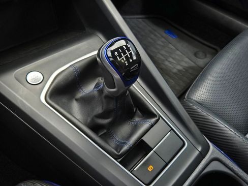Used 2022 Volkswagen Golf R AWD/4WD image 22