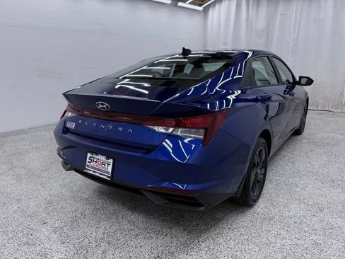 Used 2023 Hyundai Elantra SEL FWD image 2