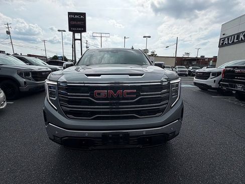 Used 2024 GMC Sierra 1500 SLT w/ SLT Premium Plus Package AWD/4WD image 11