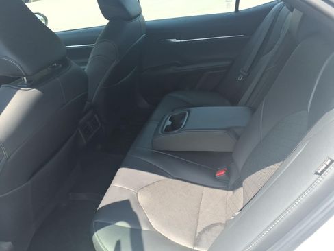 Used 2020 Toyota Camry XSE FWD image 8