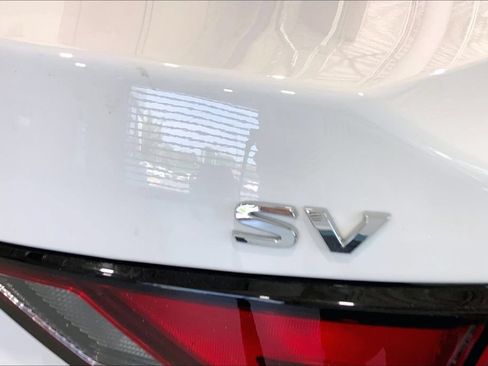 Used 2024 Nissan Sentra SV FWD image 22