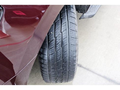 Certified 2024 Ford Expedition XLT RWD image 29