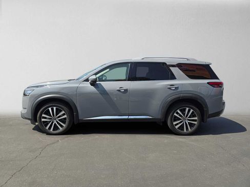 Used 2025 Nissan Pathfinder Platinum AWD/4WD image 6