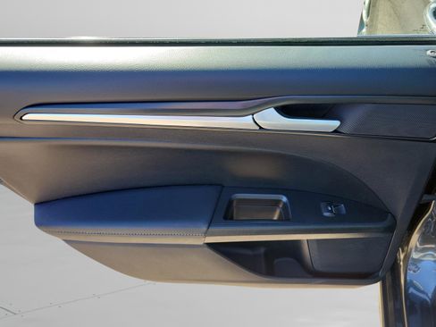 Used 2020 Ford Fusion Titanium image 24