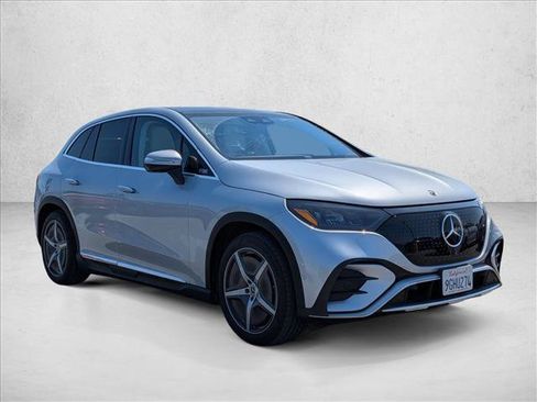 Used 2023 Mercedes-Benz EQE 500 4MATIC SUV image 3
