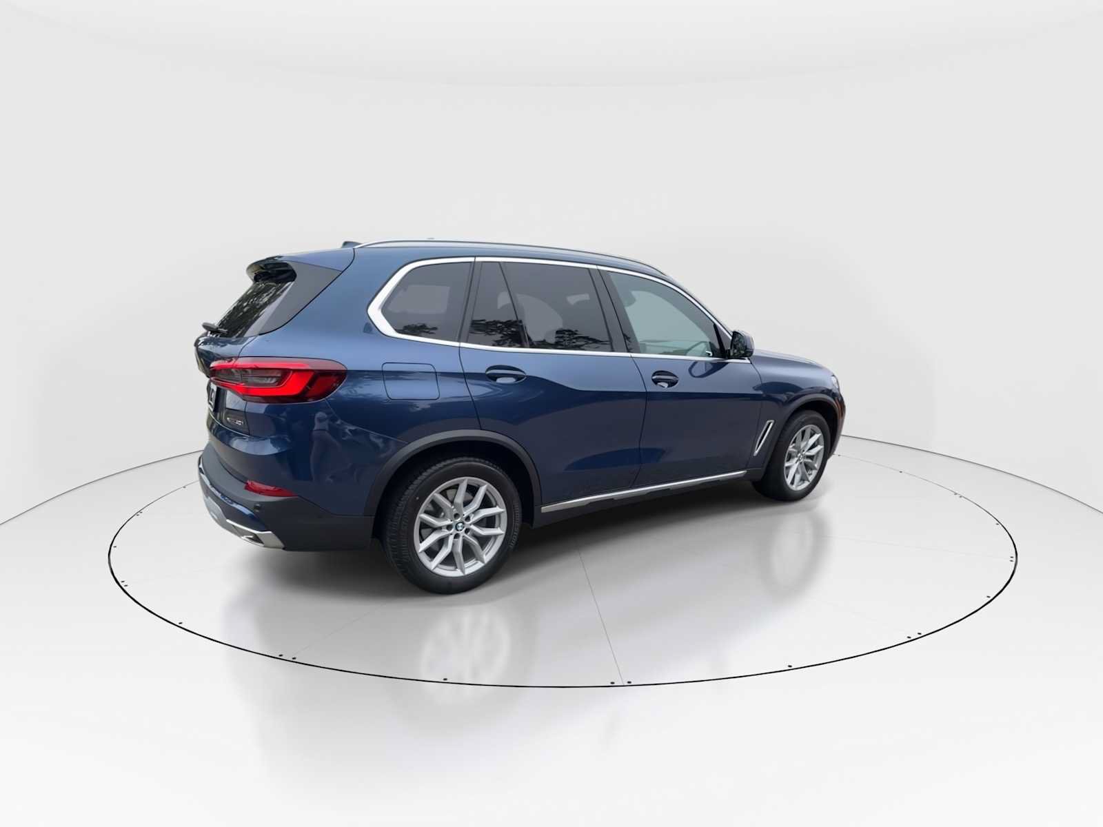 Used 2023 BMW X5 xDrive40i w/ Premium Package AWD/4WD image 8