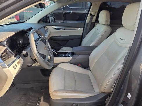 Used 2021 Cadillac XT5 Premium Luxury w/ LPO, Floor Liner Package FWD image 11
