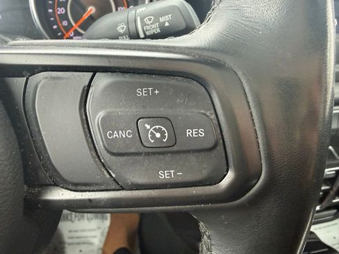 Used 2022 Jeep Gladiator Willys image 16