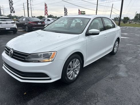 Used 2015 Volkswagen Jetta SE FWD image 1