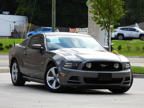 Used 2014 Ford Mustang GT RWD image 17
