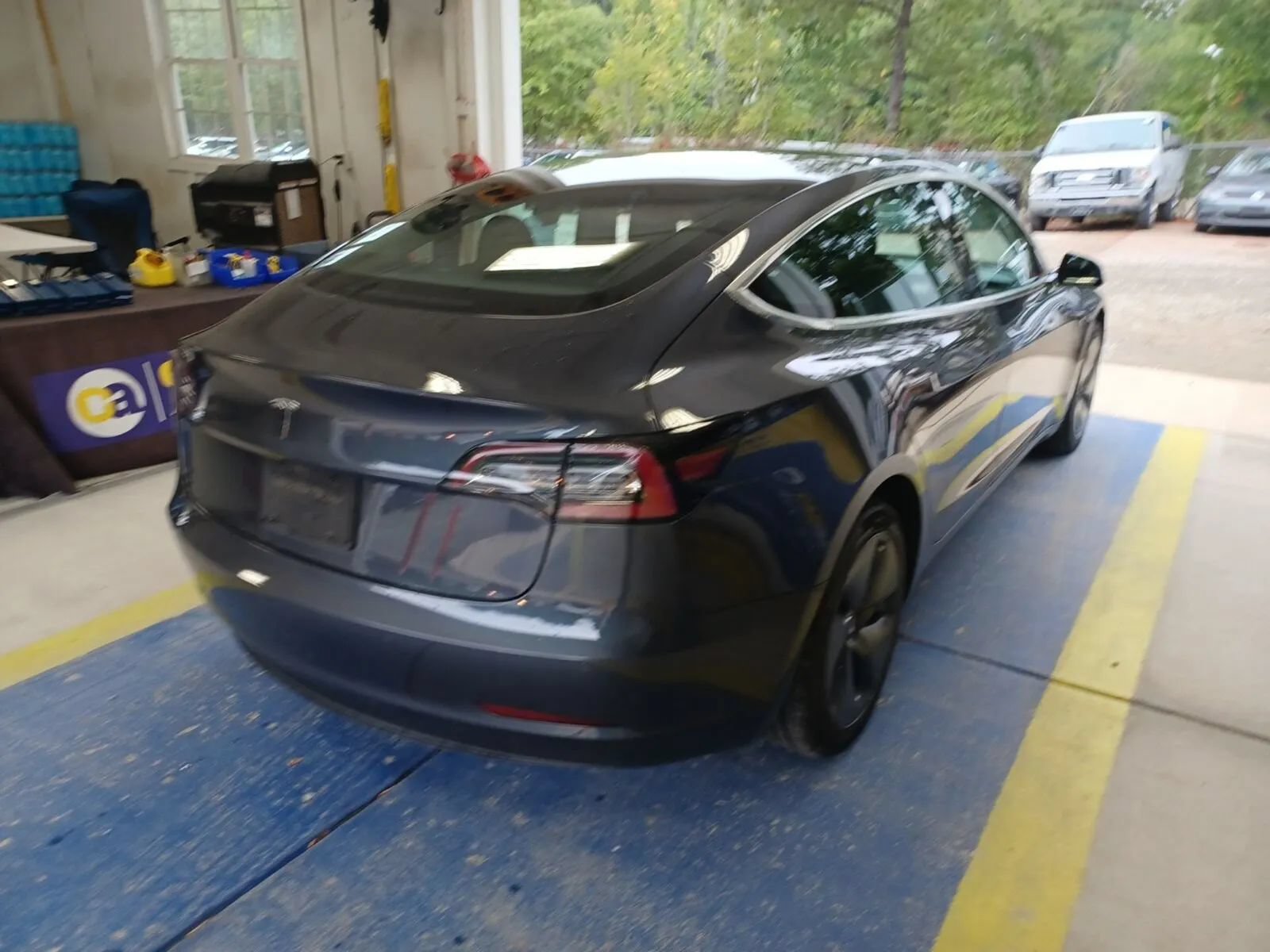 Used 2019 Tesla Model 3 Standard Range Plus RWD image 3