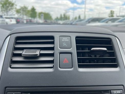 Used 2014 Nissan Versa Note SV FWD image 17