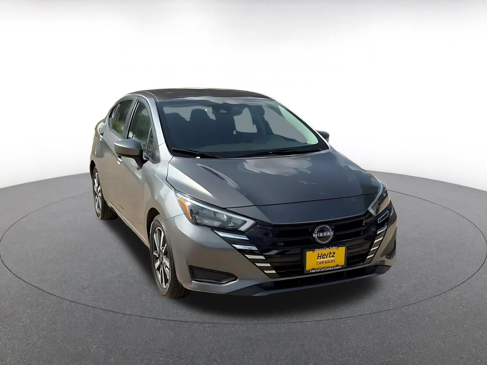 Used 2025 Nissan Versa SV FWD image 3