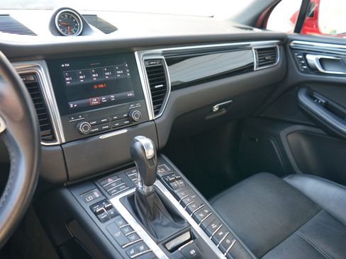 Used 2017 Porsche Macan S image 29
