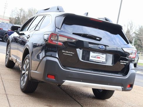 Used 2023 Subaru Outback Limited image 4