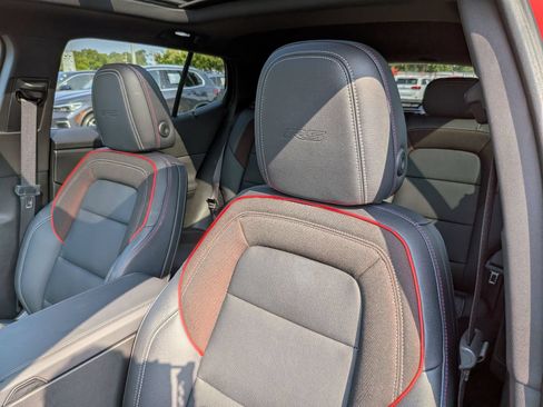 Used 2025 Chevrolet Equinox EV RS FWD image 15