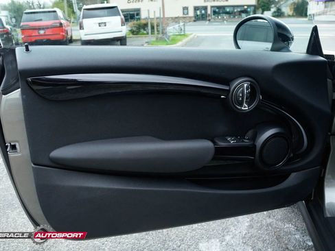 Used 2017 MINI Cooper S w/ Cold Weather Package image 15