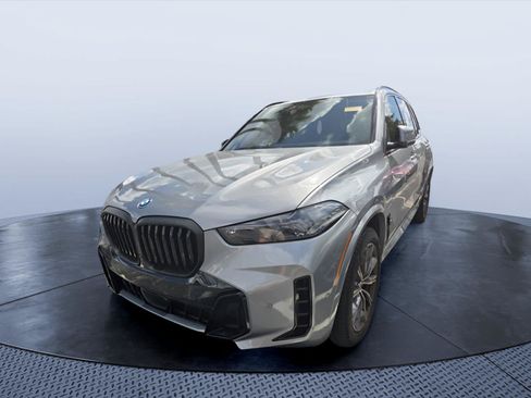 Used 2025 BMW X5 xDrive50e w/ M Sport Package AWD/4WD image 3