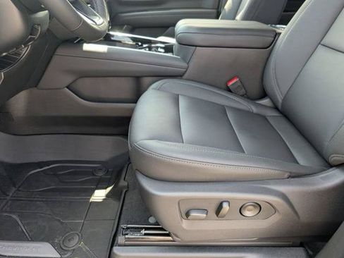 New 2026 Chevrolet Suburban Z71 w/ Comfort Package AWD/4WD image 19