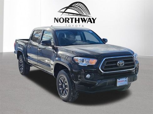 Used 2023 Toyota Tacoma 4x4 Double Cab image 8