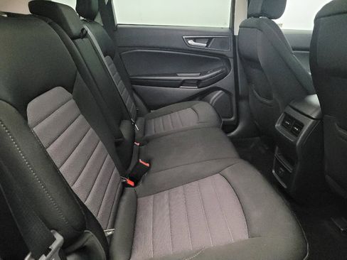 Used 2020 Ford Edge SE image 19