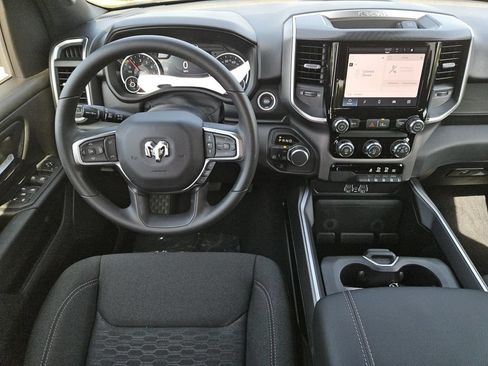 New 2026 RAM 1500 Express AWD/4WD image 9