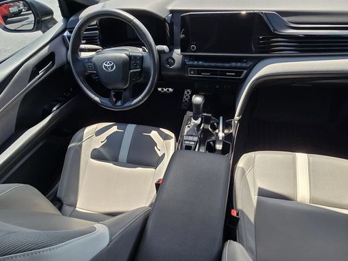 Used 2025 Toyota Camry SE AWD/4WD image 16