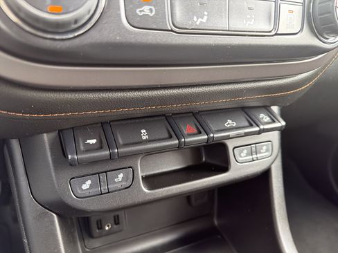 Used 2022 GMC Canyon AT4 w/ Trailering Package image 22