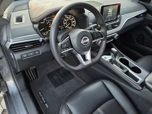 Used 2023 Nissan Altima 2.5 SR FWD image 17