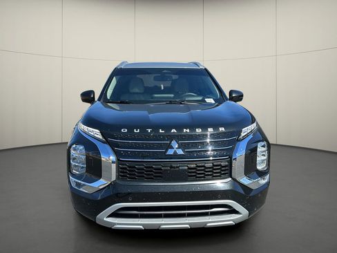 Used 2024 Mitsubishi Outlander SEL image 2