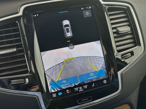 Used 2024 Volvo XC90 B6 Plus image 23