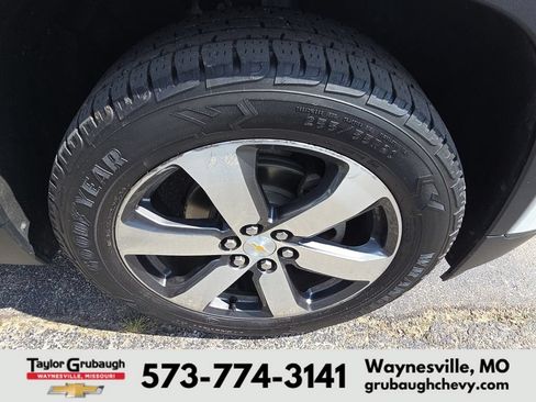 Used 2018 Chevrolet Traverse LT FWD image 10