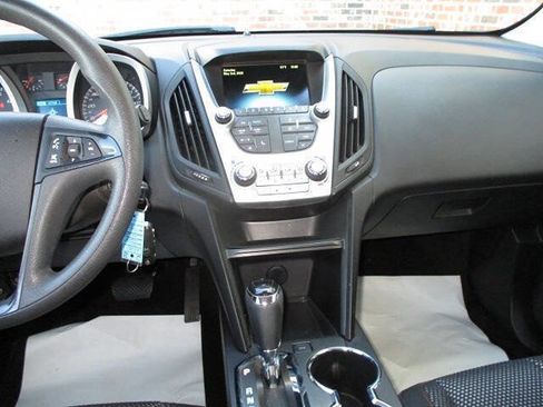 Used 2017 Chevrolet Equinox LS AWD/4WD image 21