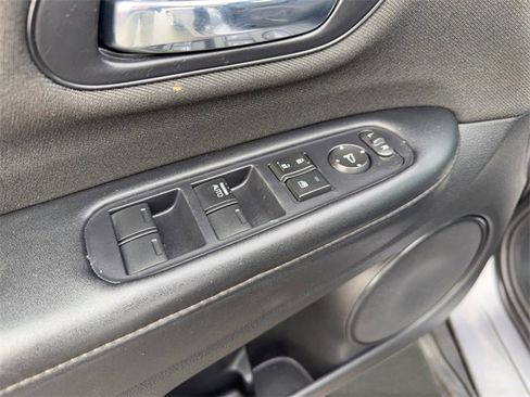 Used 2021 Honda HR-V LX image 11