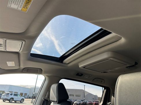 New 2026 Honda Odyssey Touring image 17