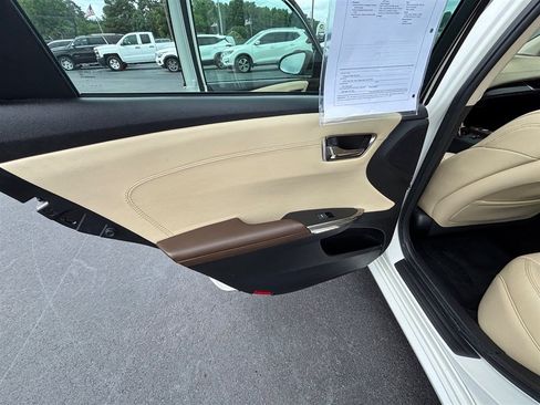 Used 2014 Toyota Avalon XLE Premium FWD image 21