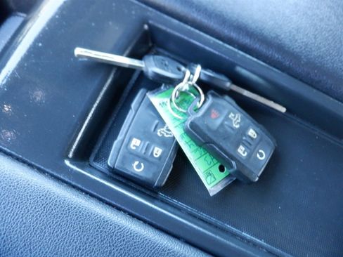 Used 2022 Chevrolet Silverado 2500 Custom w/ Custom Value Package image 23